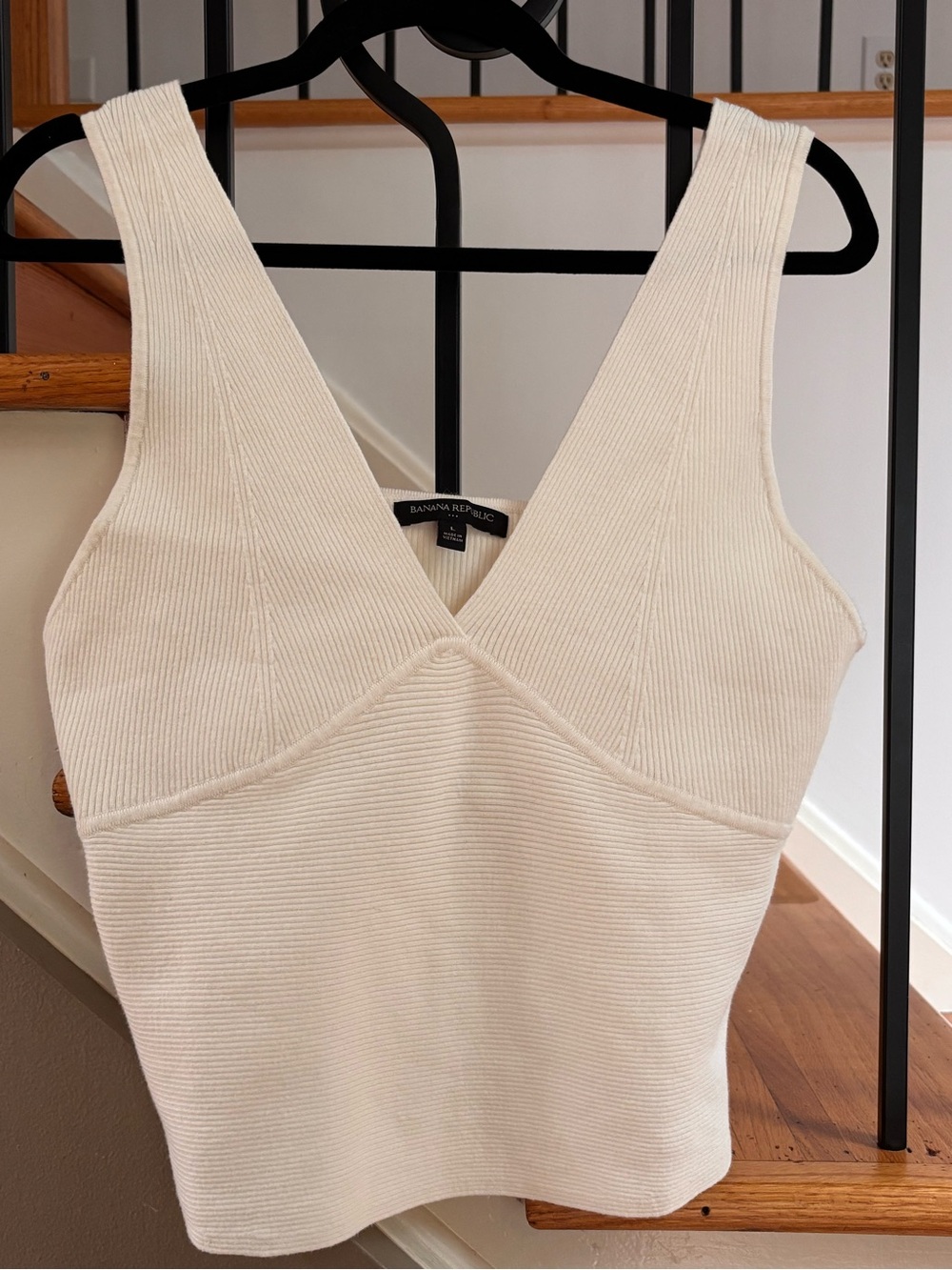 Banana Republic Cream Ribbed V-Neck Sweater
